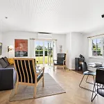 Thomas - 120m From The Sea By Interhome