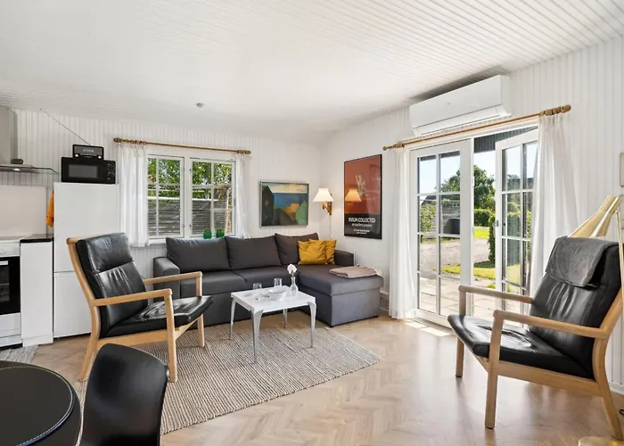 Thomas - 120m From The Sea By Interhome