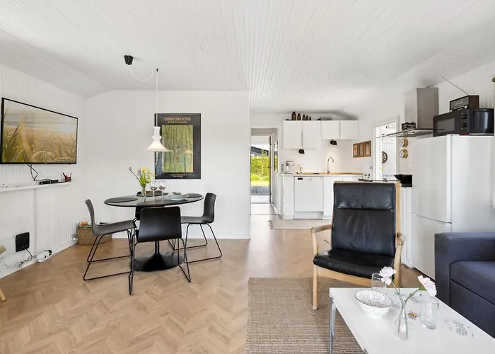 Thomas - 120m From The Sea By Interhome *